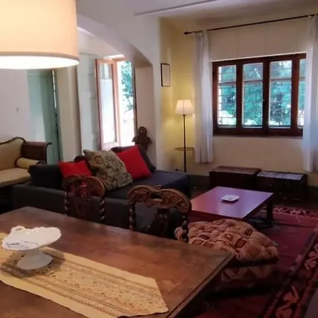Newly Refurbished 2-Bed Apartment In Certaldo דירה צ'רטאלדו
