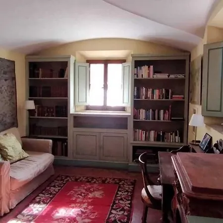 Newly Refurbished 2-Bed Apartment In Certaldo דירה צ'רטאלדו