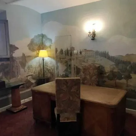 Newly Refurbished 2-Bed Apartment In Certaldo דירה *