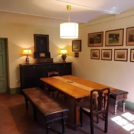 Newly Refurbished 2-Bed Apartment In Certaldo דירה צ'רטאלדו